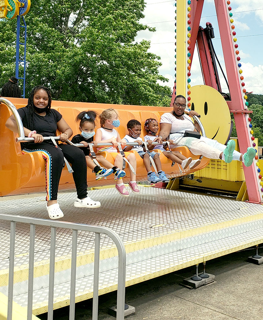 kids at amusement park